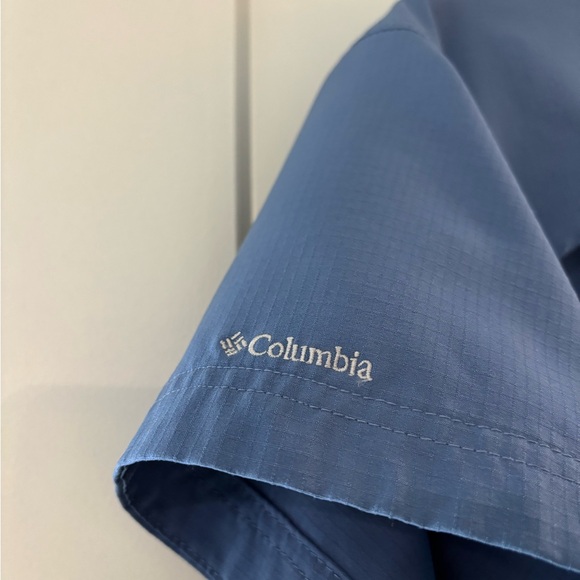 Columbia Men's Short Sleeve Button Down Shirt in Slate Blue - Picture 5 of 6